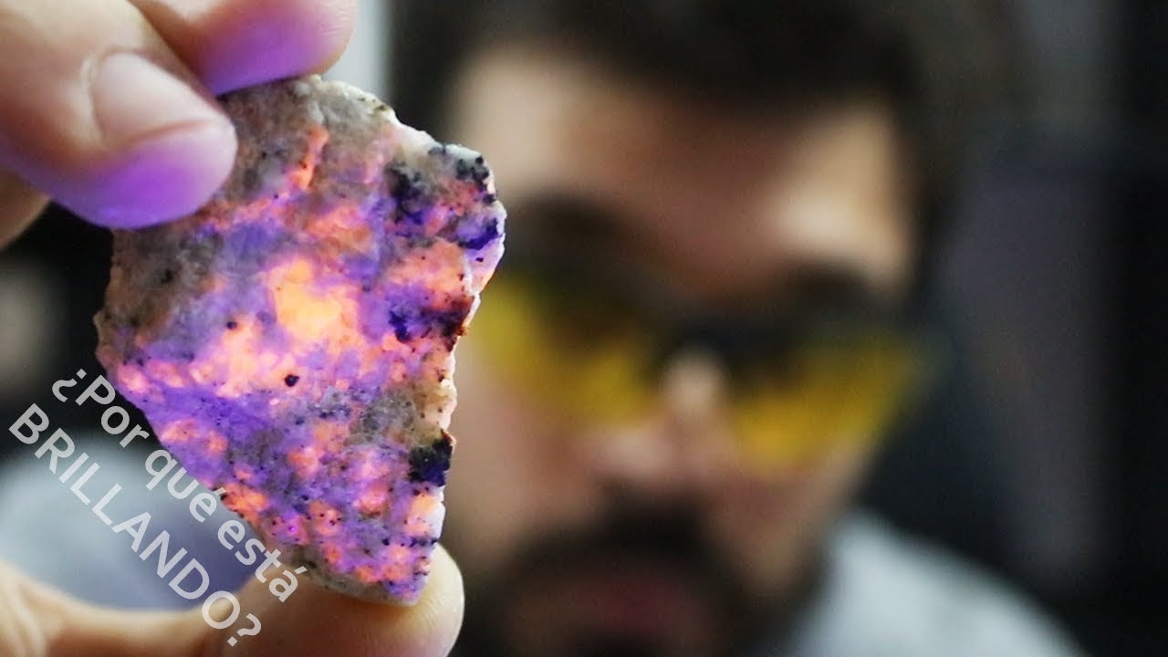 Piedras que brillan bajo luz ultravioleta: ¡sorprendente!
