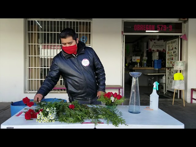 Centros de mesa con flores rojas: una decoración vibrante