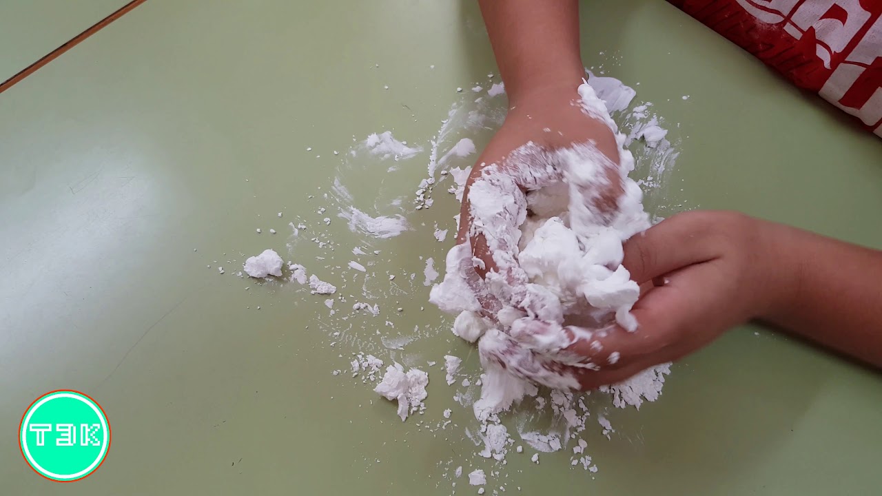 ¡Prueba a hacer nieve artificial con espuma de afeitar!